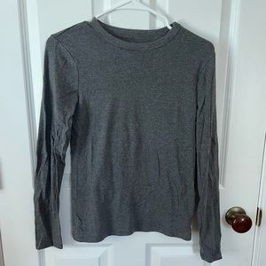 Long sleeved grey tee